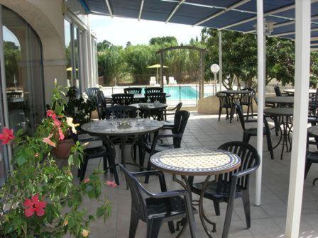 Hotel Les Mimosas Lunel  Exterior foto