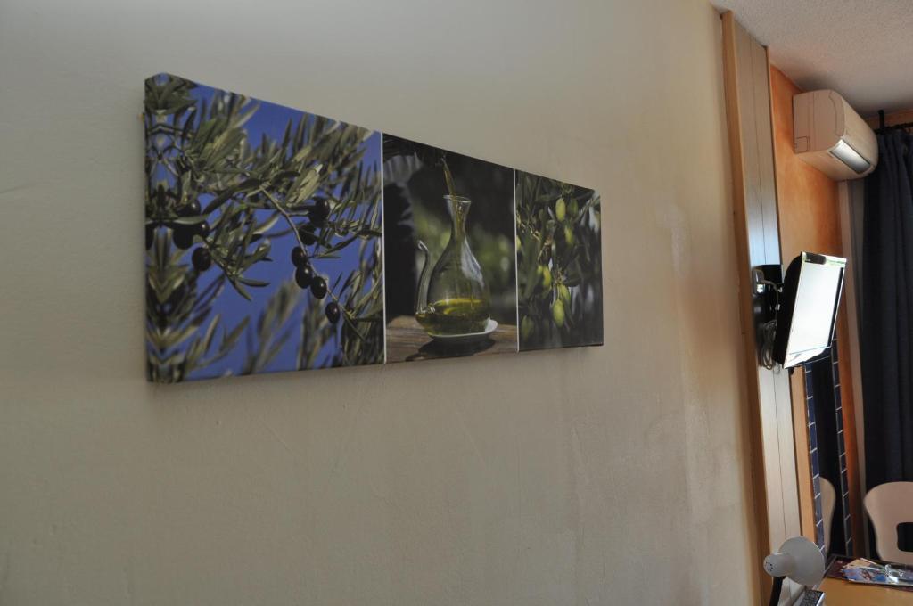Hotel Les Mimosas Lunel  Habitación foto