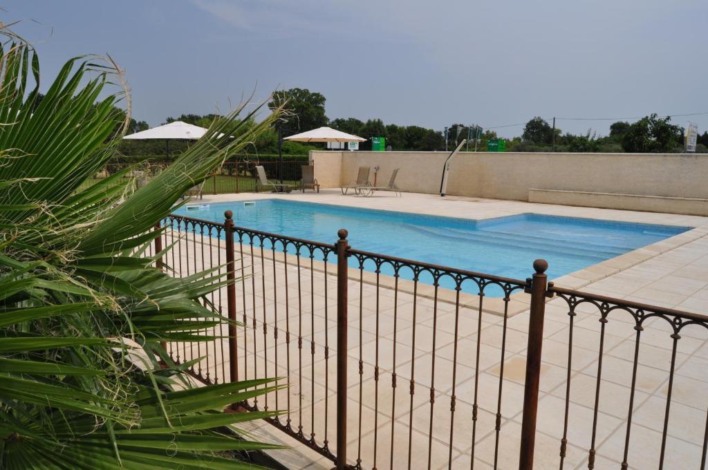 Hotel Les Mimosas Lunel  Exterior foto