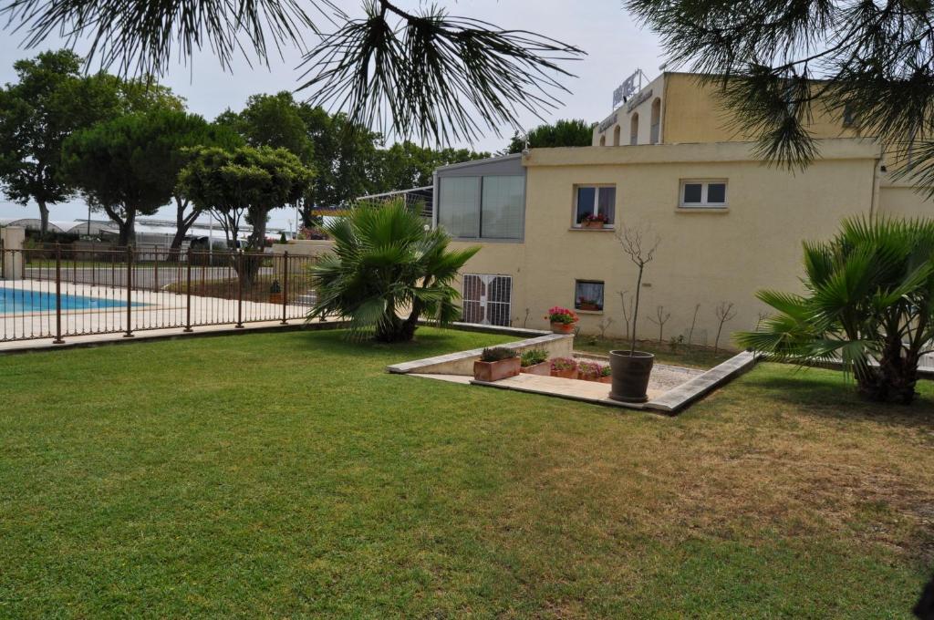 Hotel Les Mimosas Lunel  Exterior foto